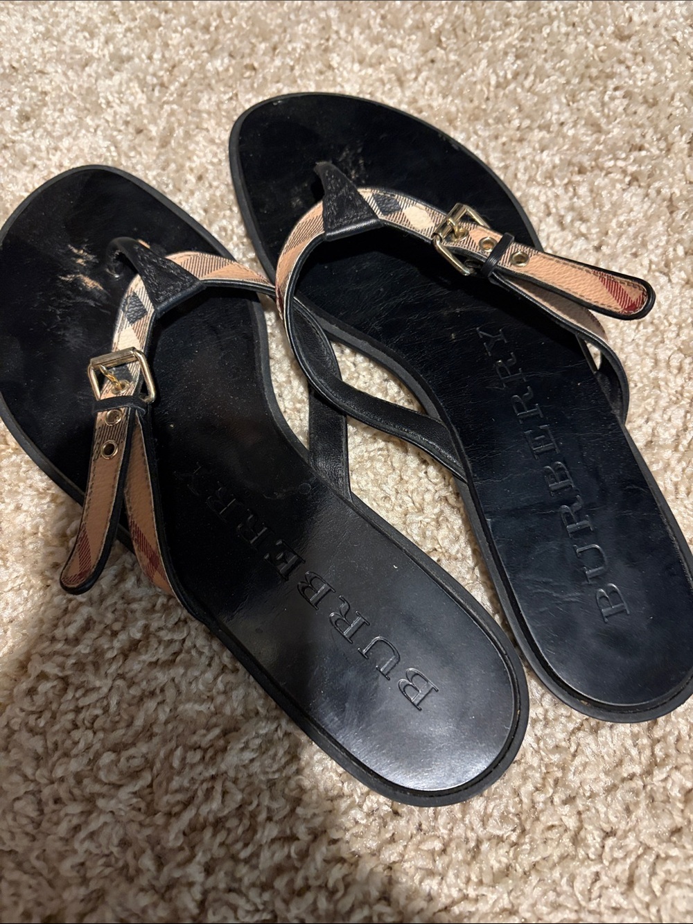 Burberry Black Thong Sandals with Signature Beige Plaid Straps - Picture 4 of 5